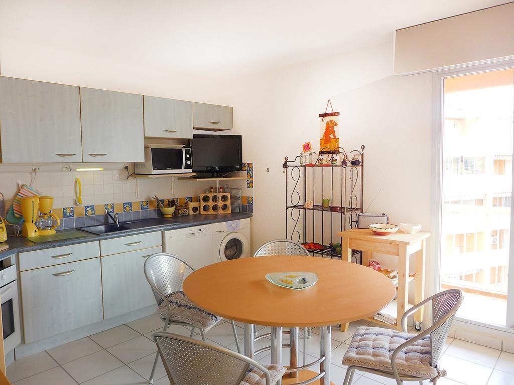 Apartment Sainte Maxime Les Plages-1 By Interhome Room photo